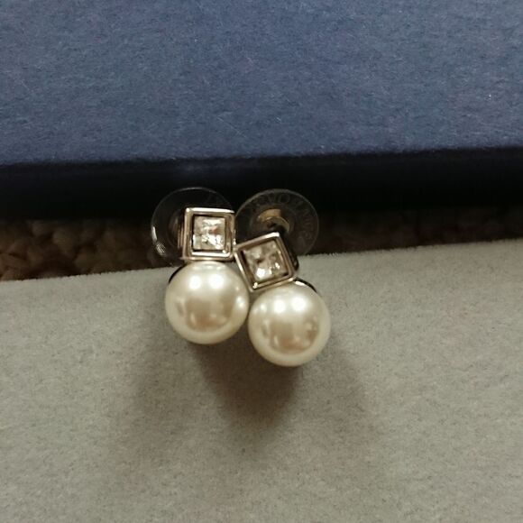 Swarovski square crystal and pearl earrings - Picture 5 of 6
